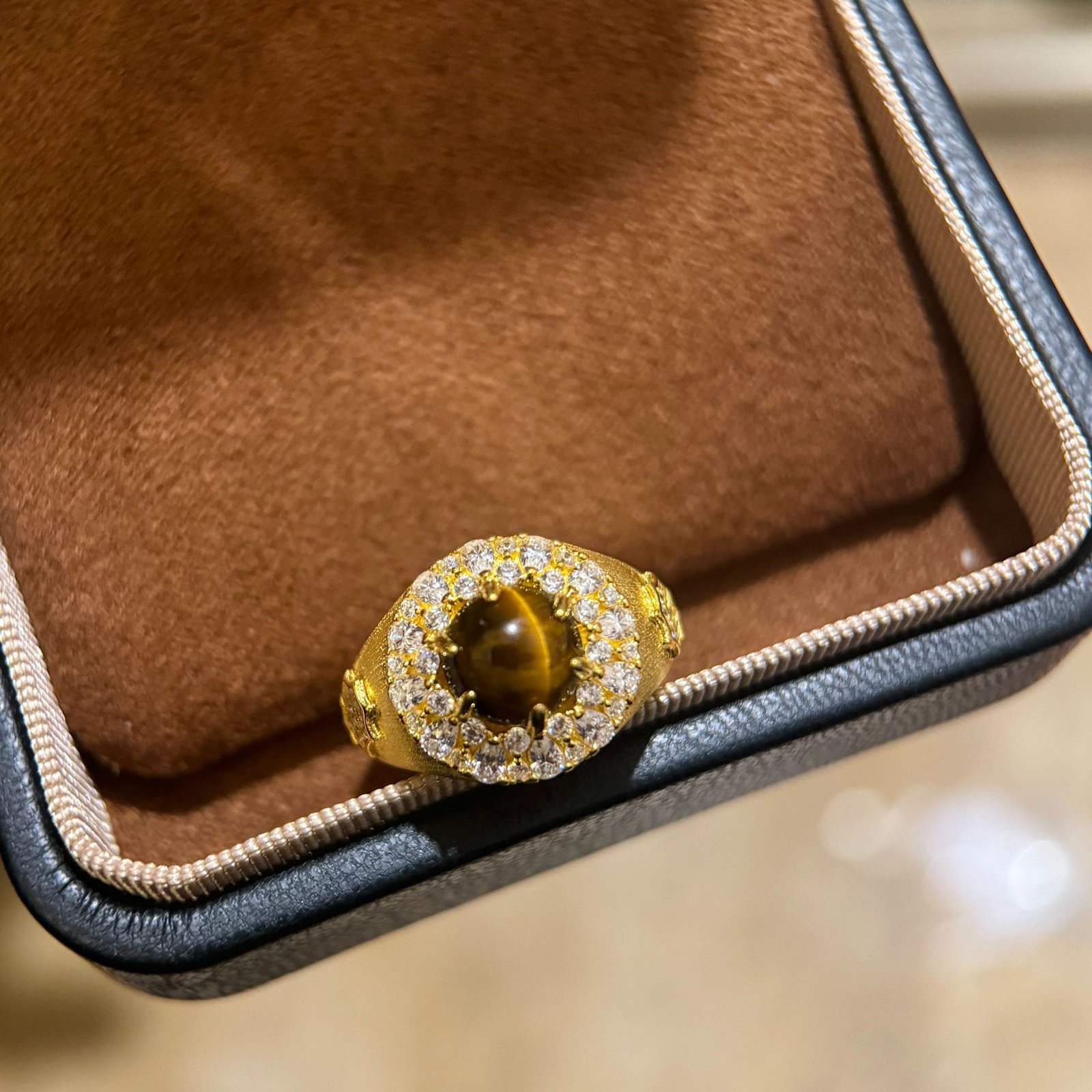 O1CN01D0AK9o24HgRzumRPT_!!2214052517366-0-cib