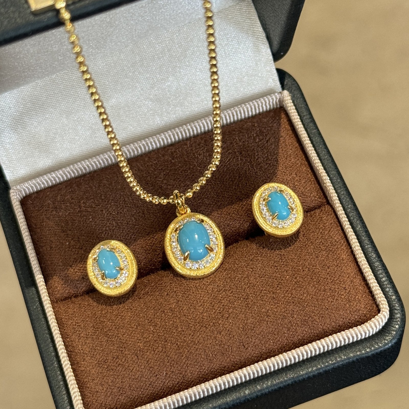 O1CN01FyT6mV24HgRZD34To_!!2214052517366-0-cib