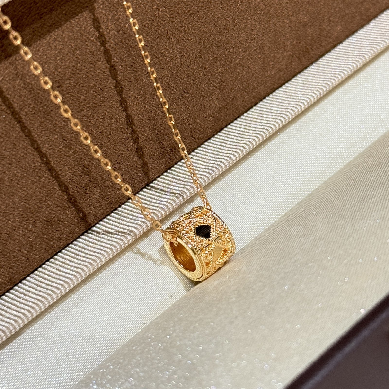 O1CN01bPZSJH24HgV2cFPmO_!!2214052517366-0-cib