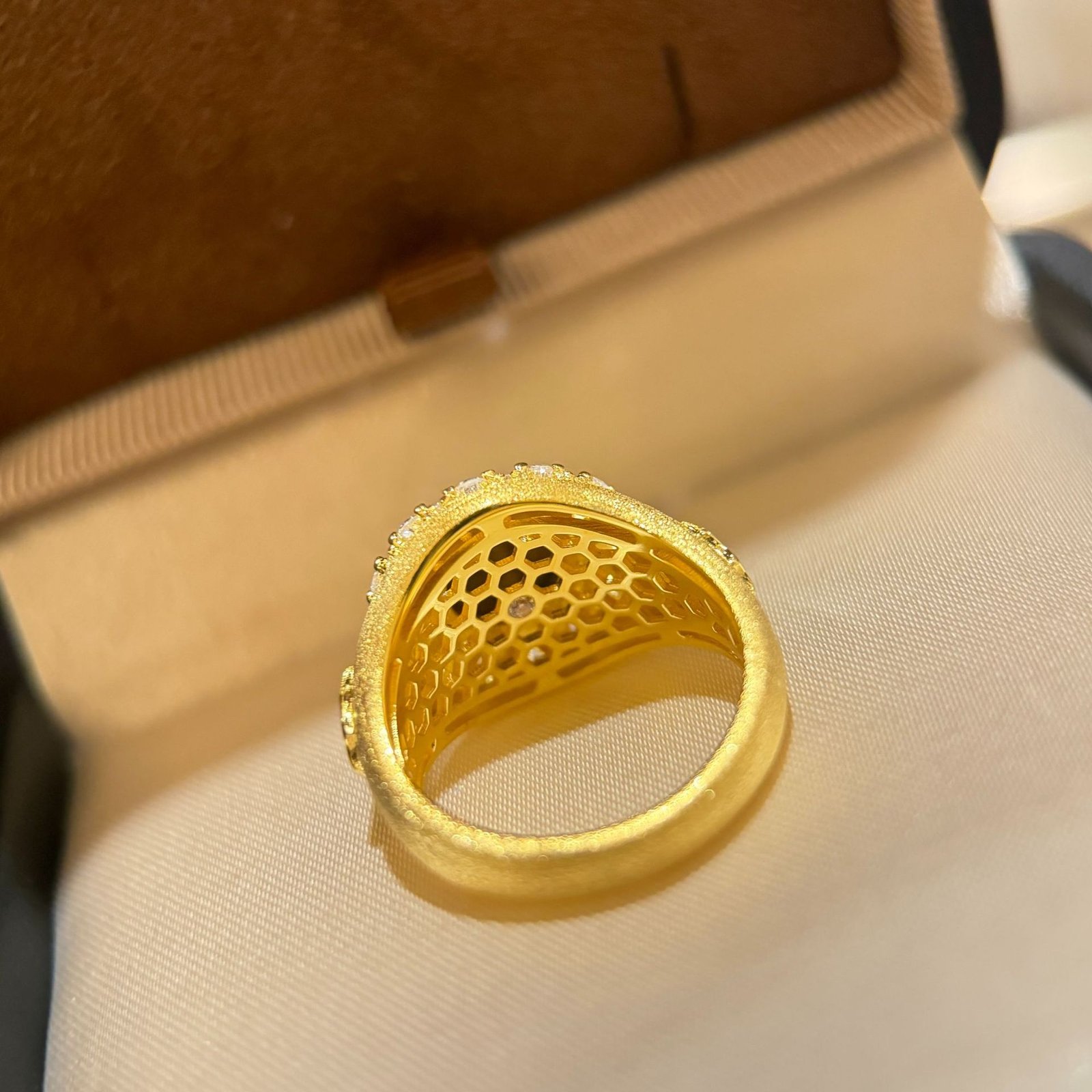 S925 sterling silver tiger eye stone surrounded by gold brushed vintage ring